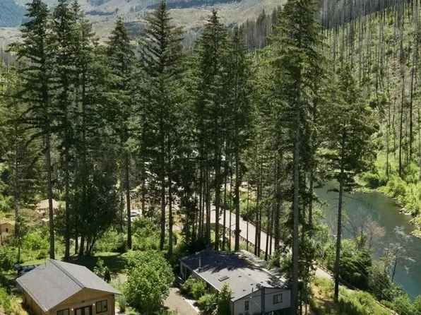 28664 N Umpqua Hwy, Idleyld Park, OR 97447