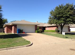 966 Parkview Cir, Hewitt, TX 76643