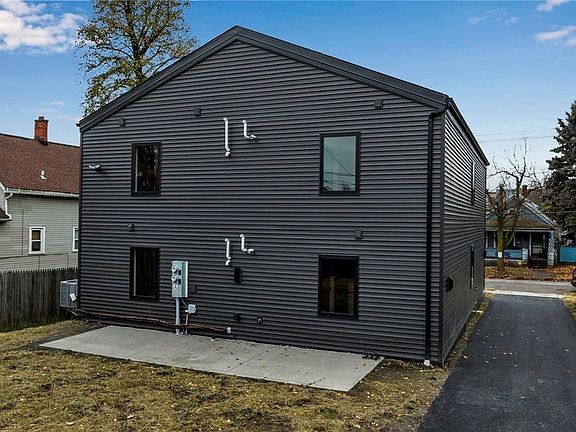 4th image of 780 S Division St