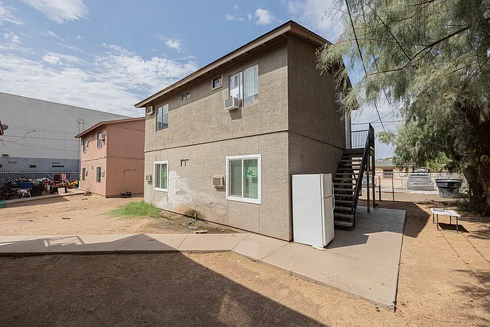 Building Photo - 622 N 30th Pl #4