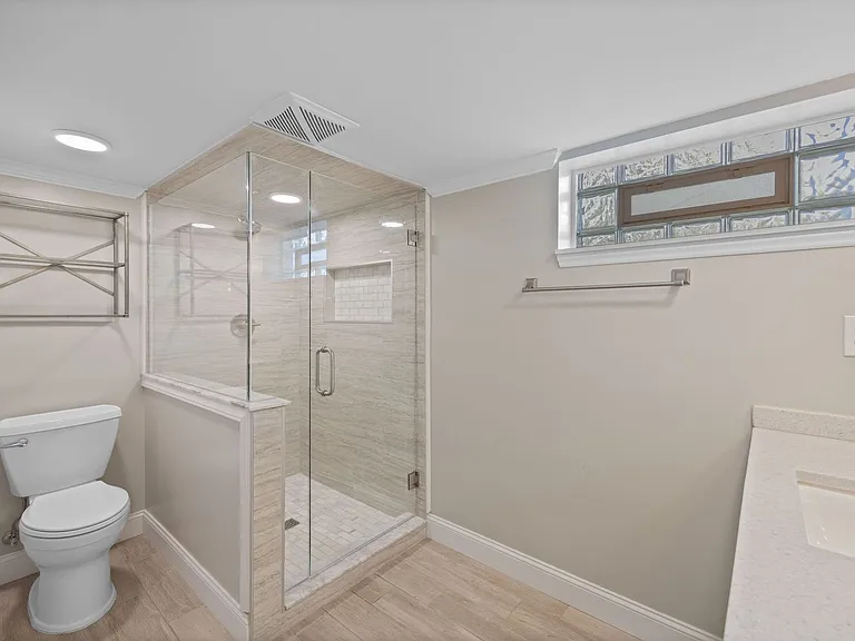 1377 Collinsdale Ave — Photo 24