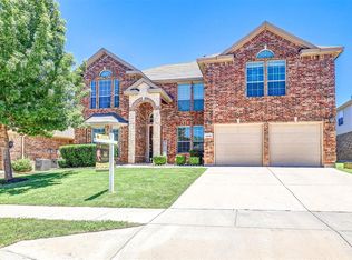 11940 Summerwind Dr, Fort Worth, TX 76244