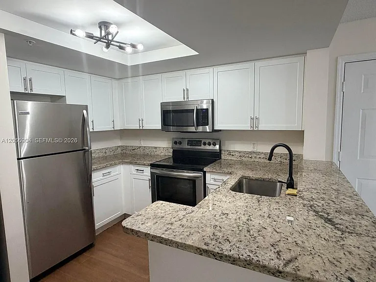 4195 N Haverhill Rd #305 — Photo 7