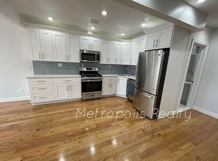 21-75 Steinway St #2B, Astoria, NY 11105