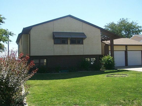 3rd image of 6 Chaparral Ct