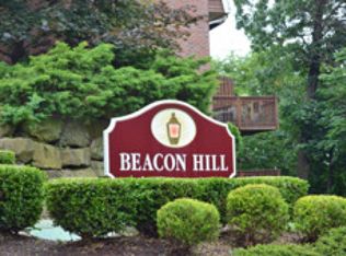 9 Beacon Hl, Pompton Lakes, NJ 07442