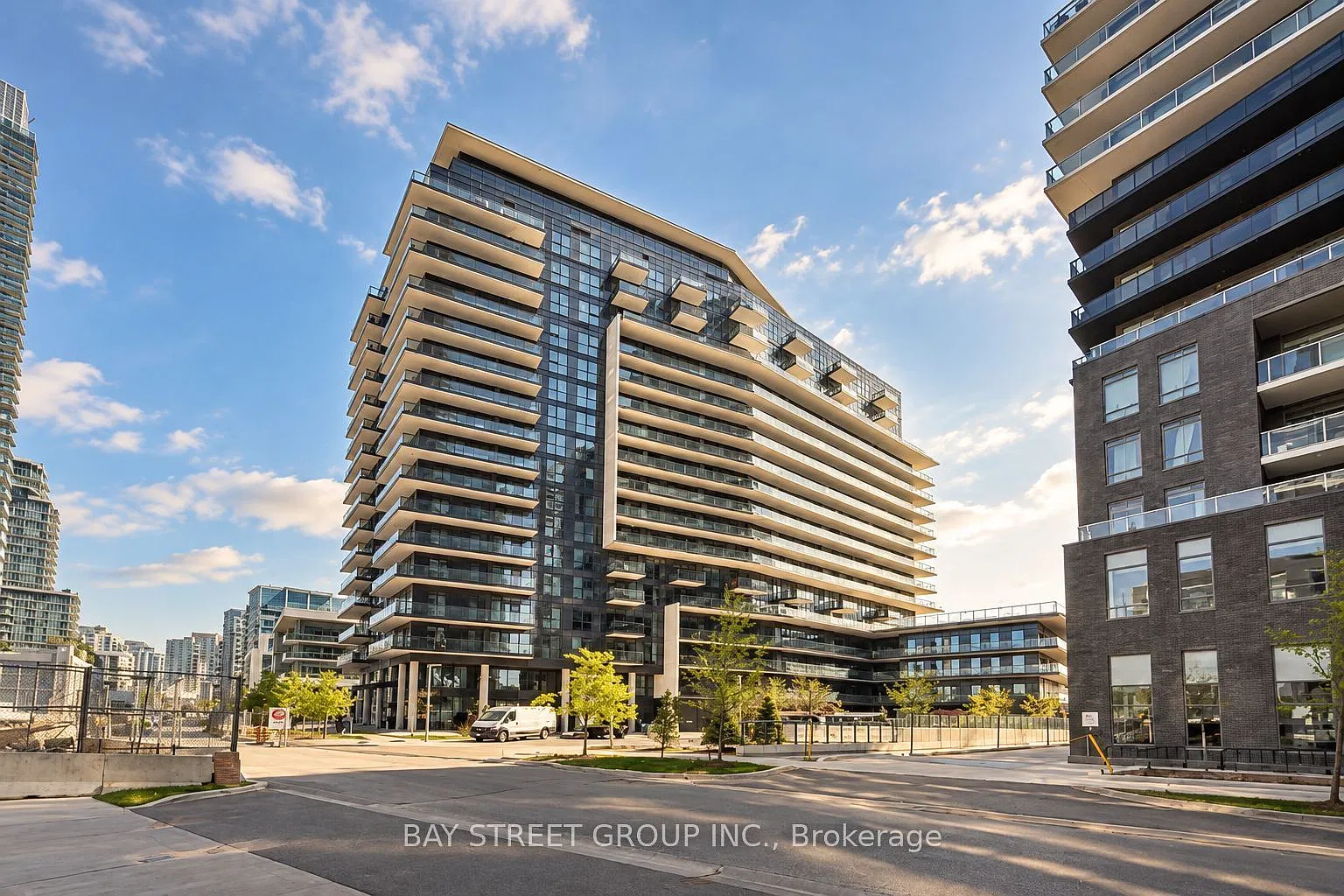 1 bed, $2,300 — Photo 4