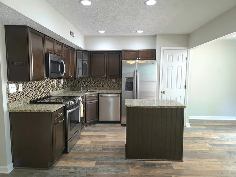 304 Arabian Cir — Photo 11
