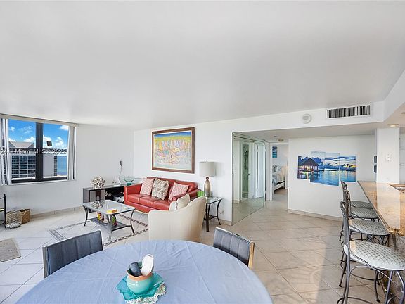 5th image of 2555 Collins Ave #Penthouse 102