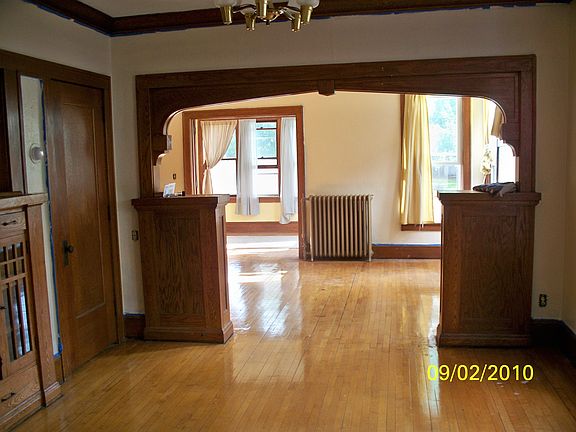 3rd image of 1701 Saint Clair Ave