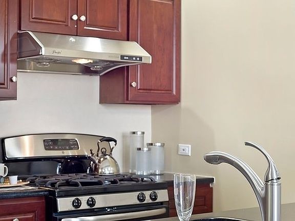 4th image of 1635 Lexington Ave APT 8C
