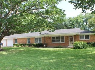 2 Cliffside Dr, Fort Worth, TX 76134