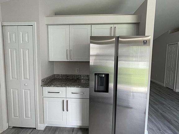 4th image of 2151 Honey Ln
