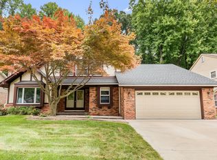 2231 Highbury Dr, Troy, MI 48085