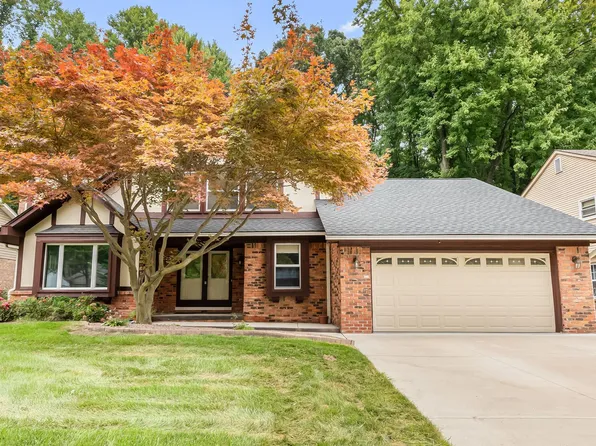 2231 Highbury Dr, Troy, MI 48085