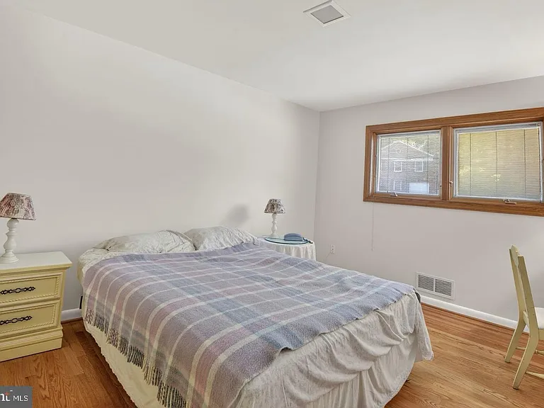 5800 Plainview Rd — Photo 16