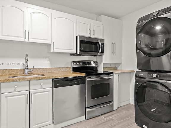 4th image of 7925 Fairview Dr APT 105