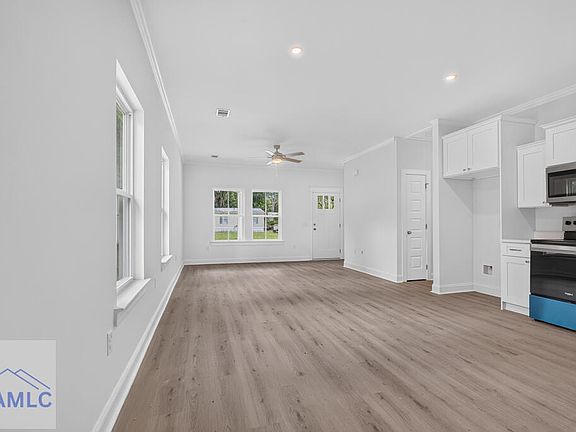 4th image of 1167 Thompson Rd