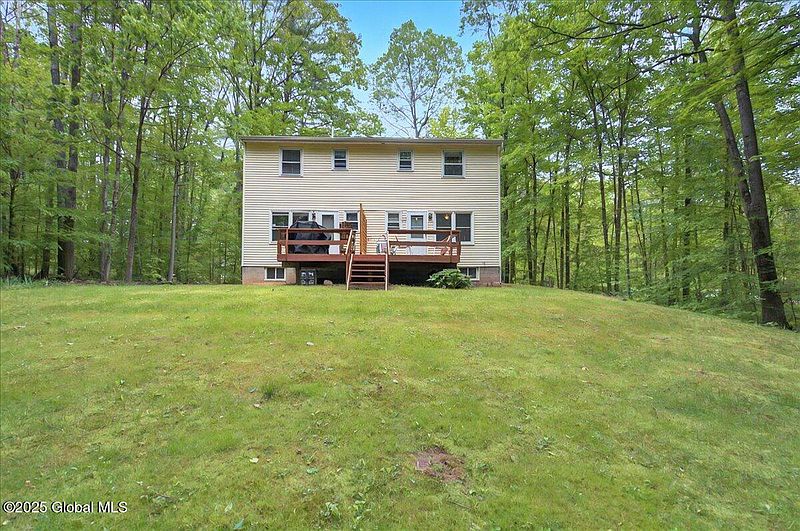 2nd image of 8 Hammond Drive
