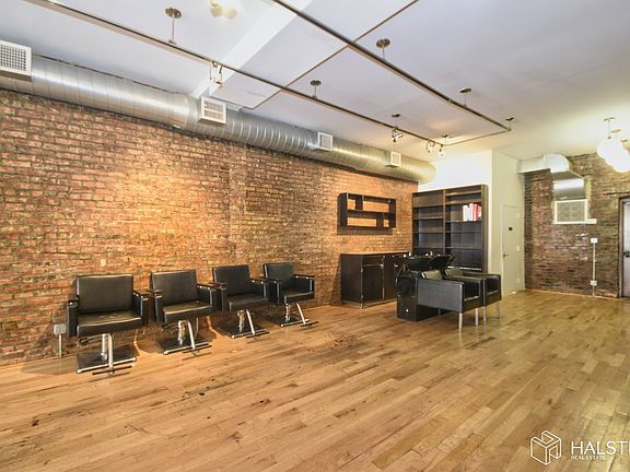3rd image of 666 Franklin Ave