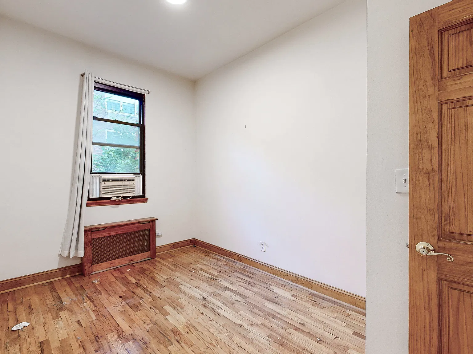 323 West 75th Street — Photo 4