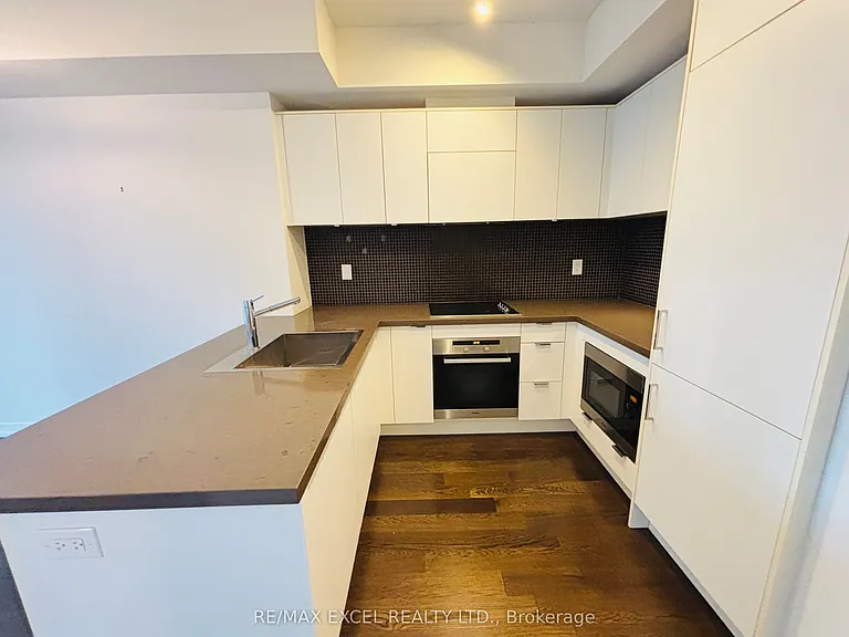 21 Widmer St #901 — Photo 10