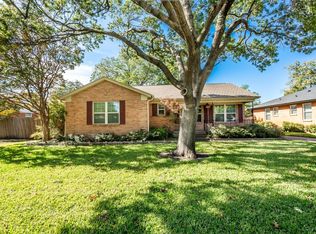 1934 Viewcrest Dr, Dallas, TX 75228