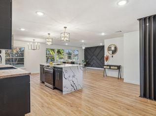 1105 W Lovers Ln, Arlington, TX 76013