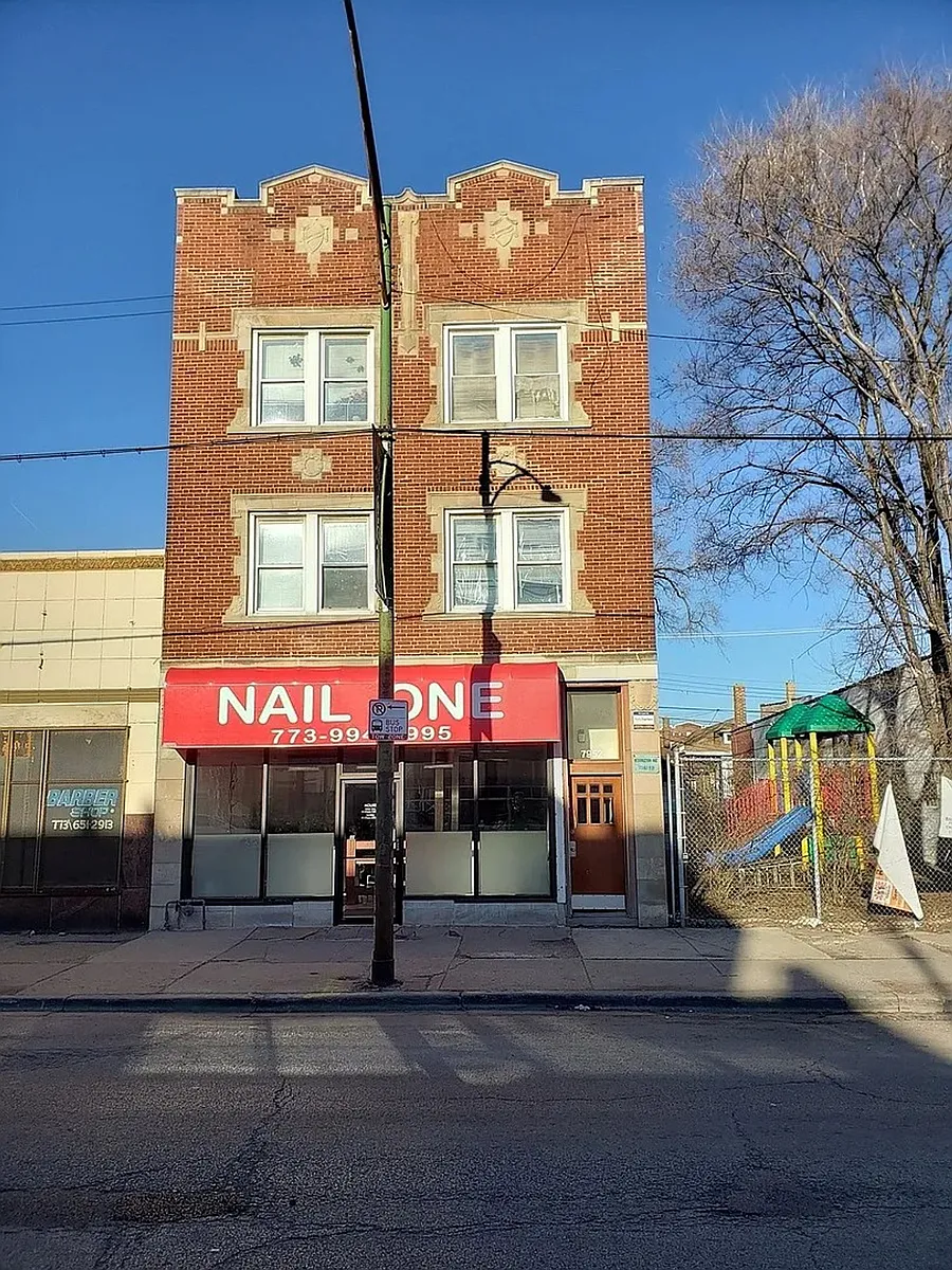 Building Photo - 7952 S Ashland Ave