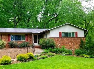 7033 Roundtree Rd, Falls Church, VA 22042