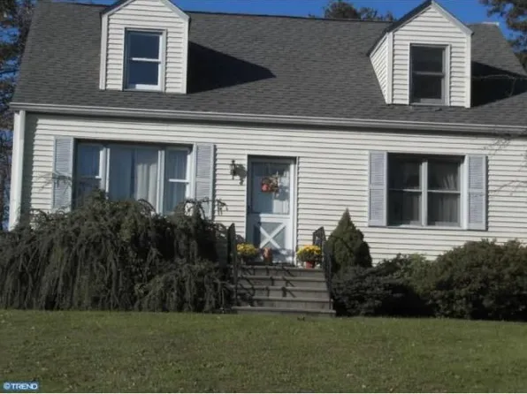 81 Nursery Rd, Titusville, NJ 08560