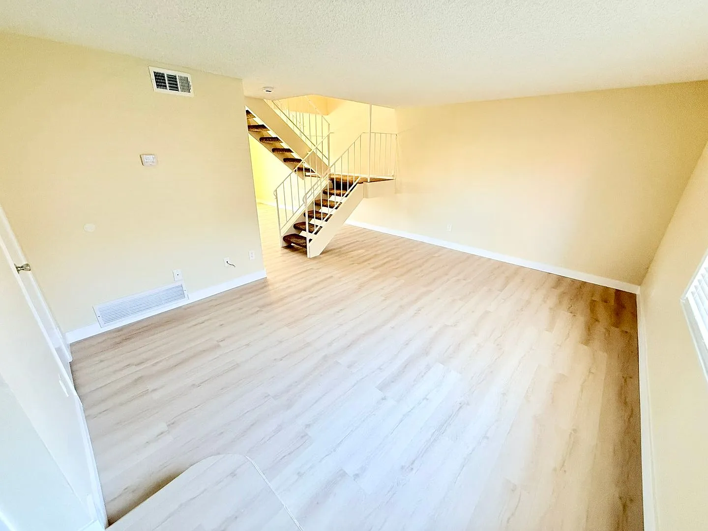 Spacious 3-Bedroom Condo in the Indian Canyon Gardens Community — Photo 3