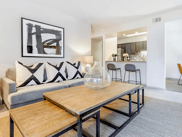 Madison Southpark Apartment Homes — Photo 25