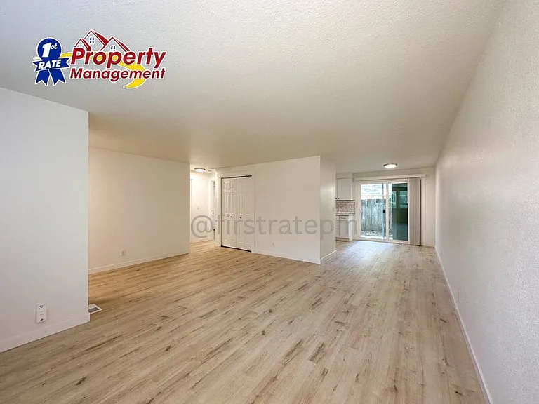 3205 W Rose Hill St — Photo 4