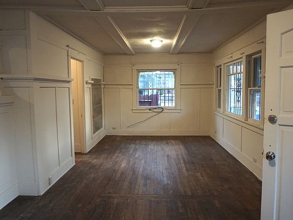 5th image of 2048 S San Joaquin St