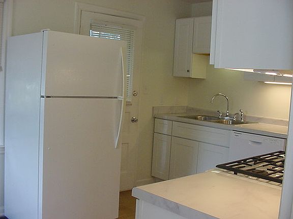 3rd image of 2873 Indianola Ave