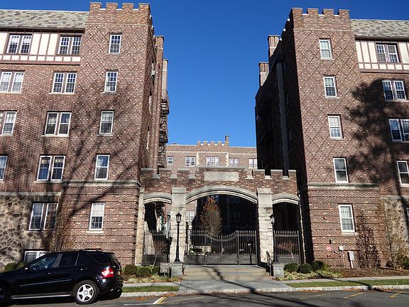 Side Entrance to Gated Court