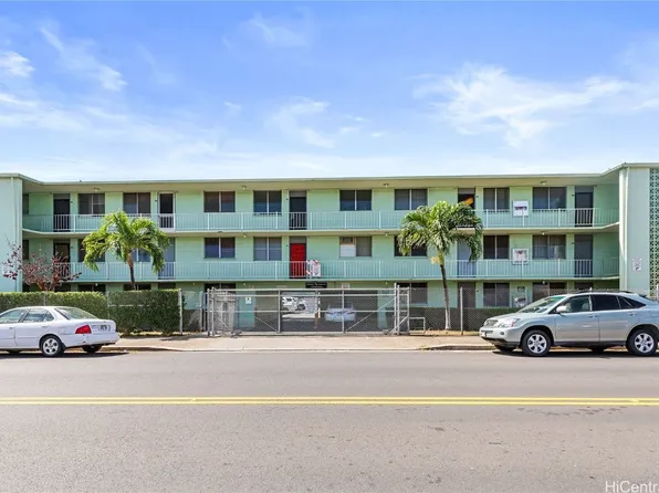 775 McNeill St APT 323B, Honolulu, HI 96817