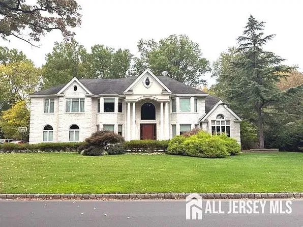 21 Southfield Rd, Edison, NJ 08820