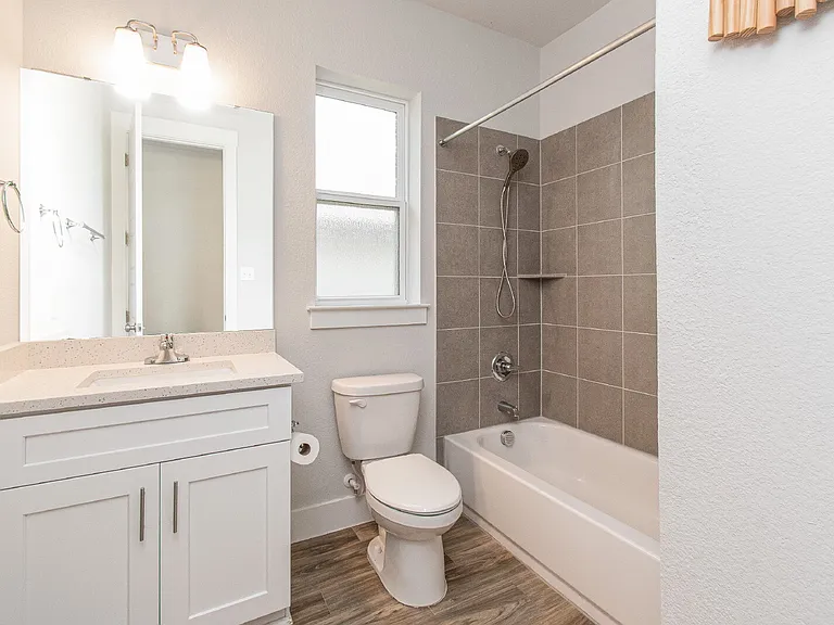 308 Saturnia Dr — Photo 11