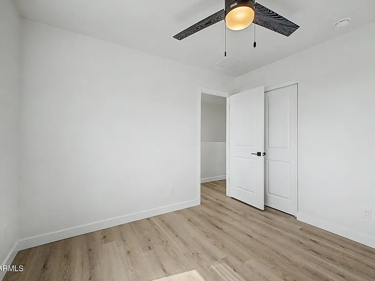 141 W Latona Rd — Photo 29