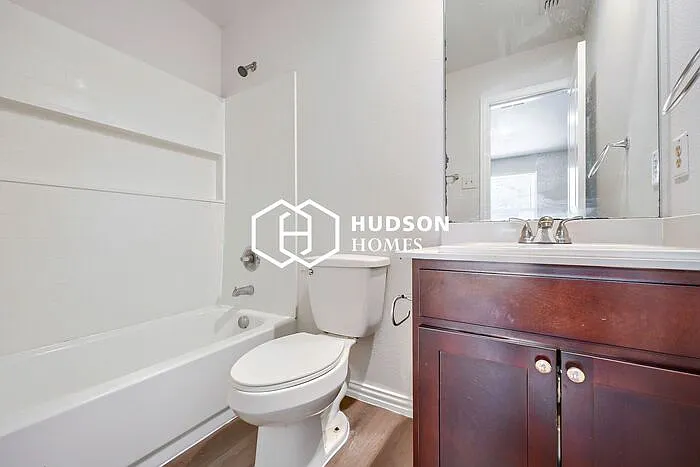 413 Lottie St #A — Photo 8