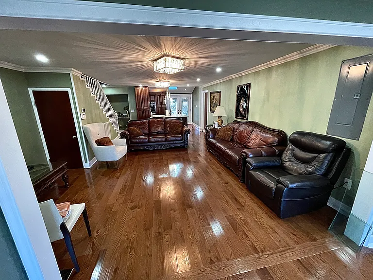 Walnut Ln — Photo 3