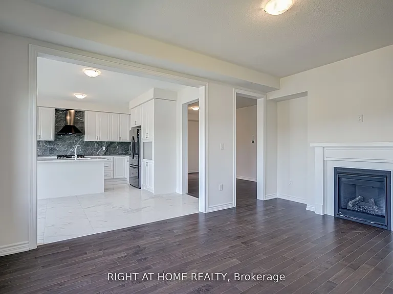 96 Connell Dr — Photo 9