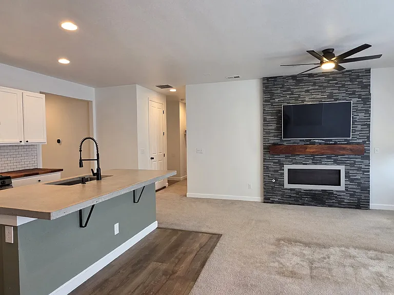 25606 E Bayaud Ave — Photo 7