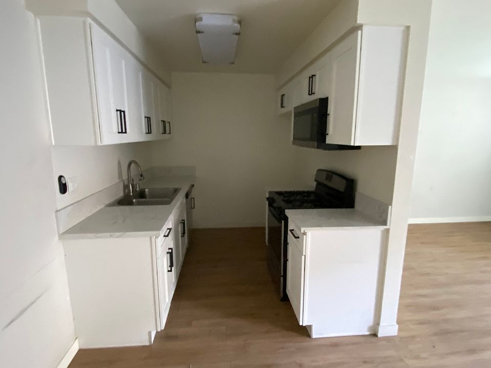 1st image of 18614 Burbank Blvd #3