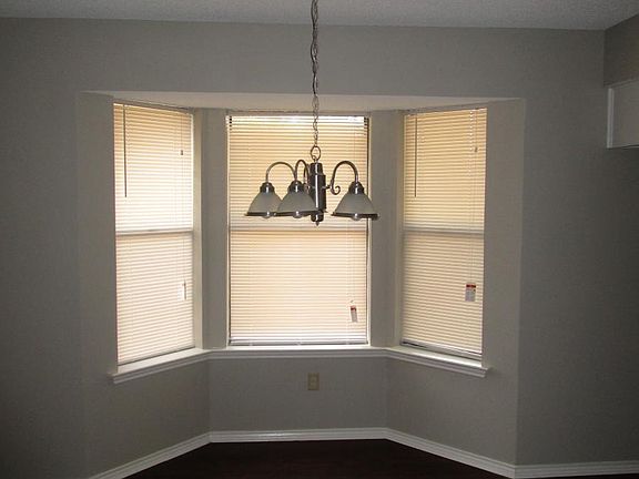 5th image of 6001 Sandstone Dr