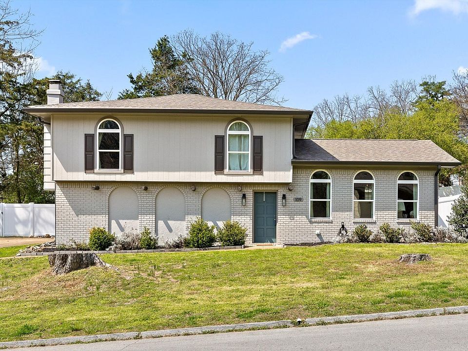 1st image of 109 Rolling Ridge Dr