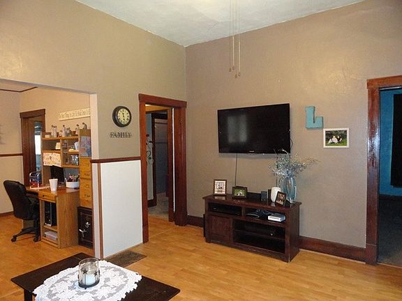 5th image of 817 N C St E