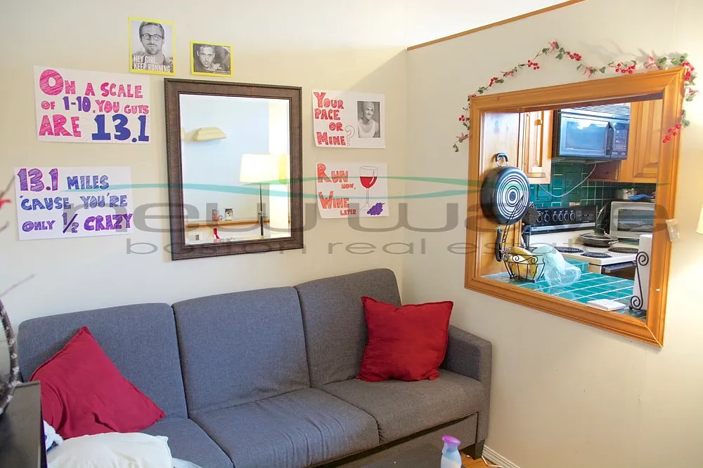 3 bed, 900 sqft, $5,200 — Photo 2